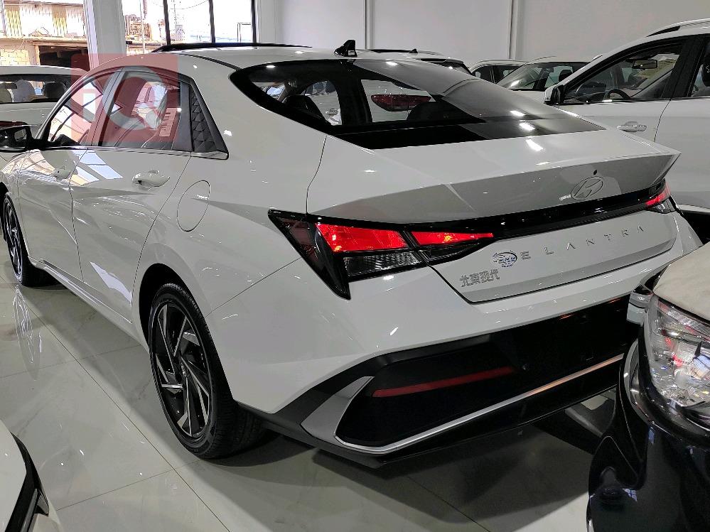 هیوندای ئەلەنترا